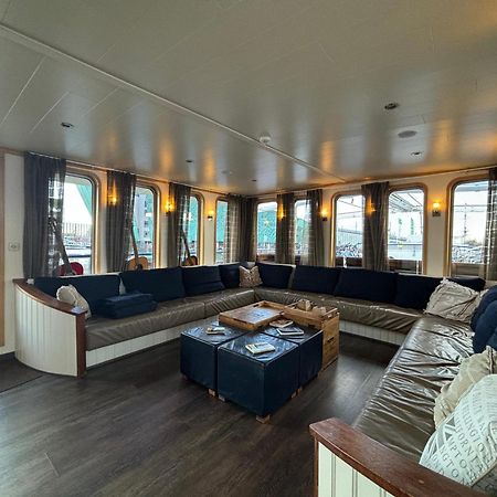 Hotelboat Iris Amsterdam Exterior photo