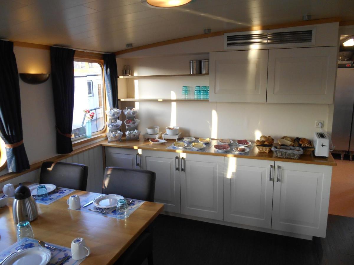 Hotelboat Iris Amsterdam Exterior photo