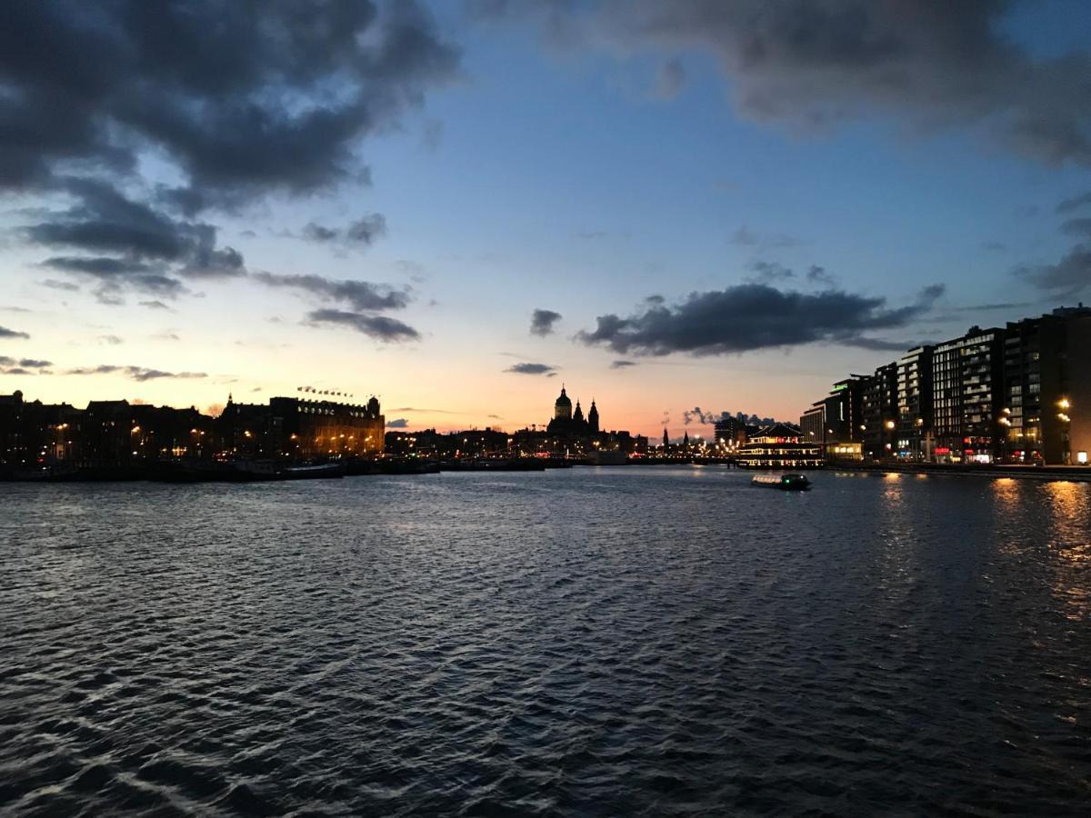 Hotelboat Iris Amsterdam Exterior photo