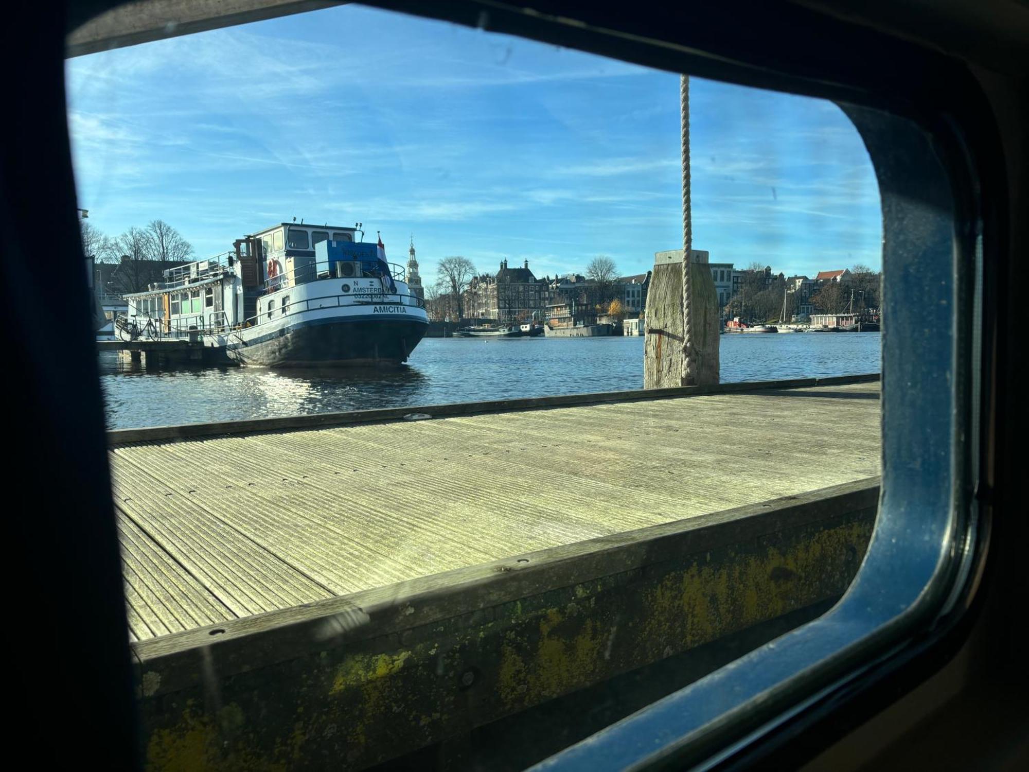 Hotelboat Iris Amsterdam Exterior photo