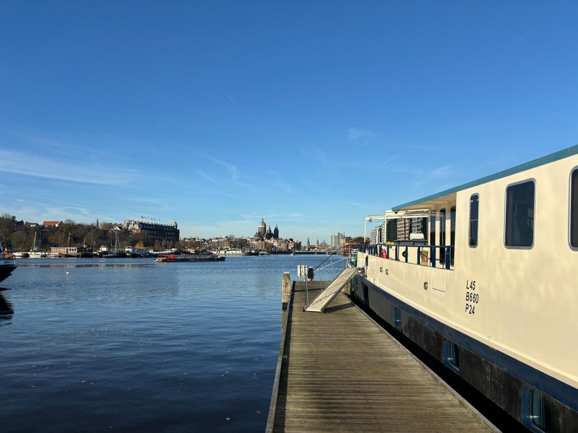 Hotelboat Iris Amsterdam Exterior photo